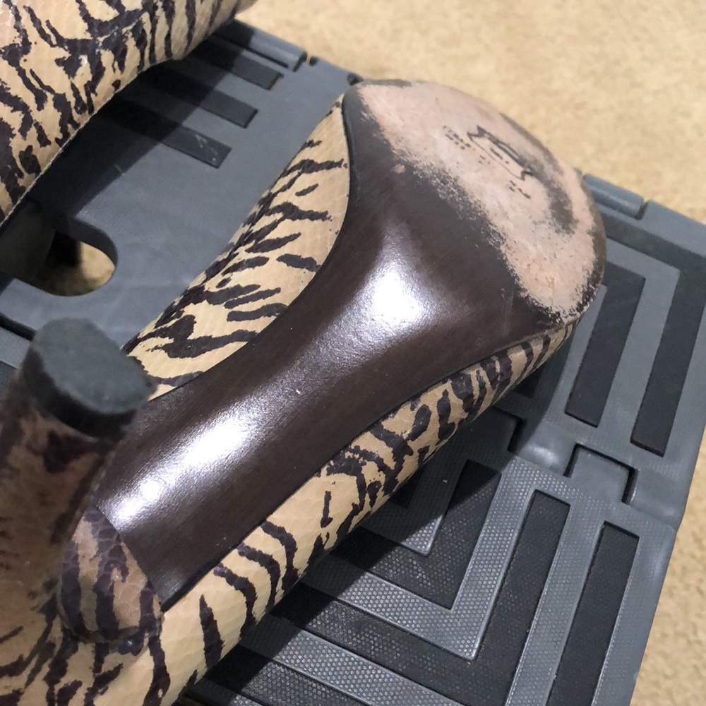Shoes - Picture 6 of 7